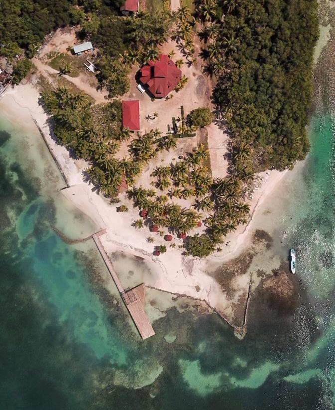 Sea Eye Hotel - Sunset Building Utila Exterior photo